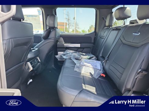 New 2025 Ford F350 Platinum w/ Tremor Off-Road Package image 17