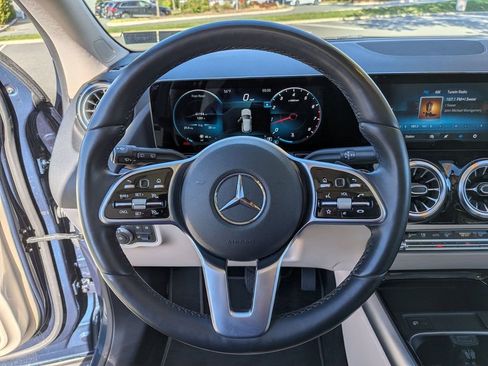 Used 2022 Mercedes-Benz GLA 250 4MATIC image 12