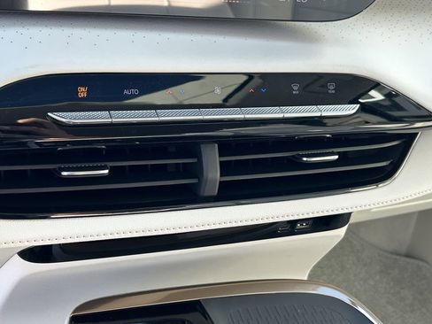 New 2026 Buick Enclave Avenir w/ Super Cruise Package image 26