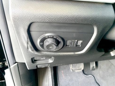 New 2025 Jeep Grand Cherokee Limited w/ Trailer Tow Package image 32