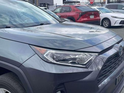 Used 2021 Toyota RAV4 XLE w/ Convenience Package image 10