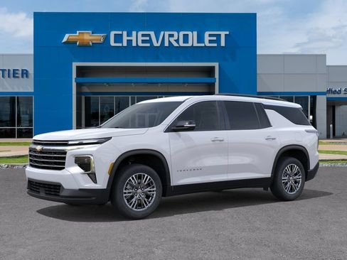 New 2026 Chevrolet Traverse LT w/ Driver Confidence Package AWD/4WD image 2