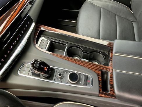 Used 2021 Cadillac Escalade ESV Premium Luxury w/ Driver Assist Tech Package AWD/4WD image 16