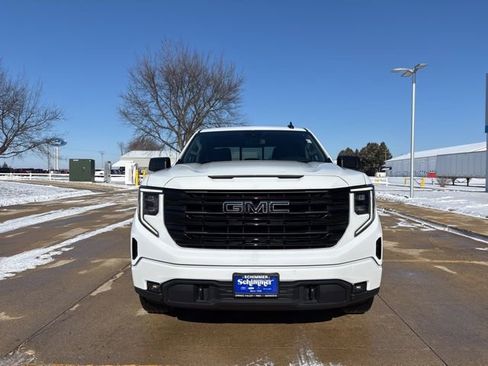Used 2022 GMC Sierra 1500 Elevation w/ Preferred Package image 4