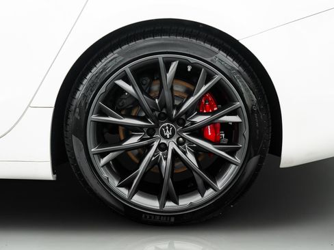 Used 2022 Maserati Ghibli Modena Q4 image 18