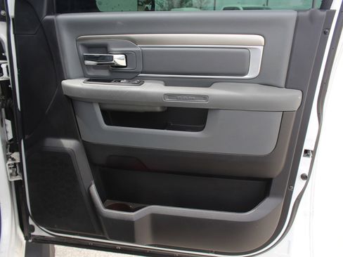 Used 2016 RAM 2500 SLT AWD/4WD image 23