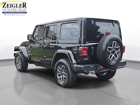 Certified 2024 Jeep Wrangler Sahara image 7