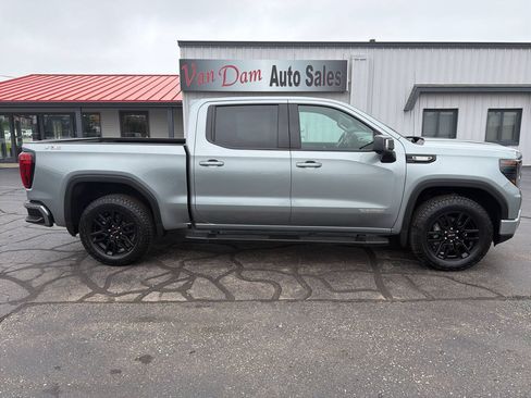 Used 2025 GMC Sierra 1500 Elevation w/ Elevation Premium Package AWD/4WD image 1