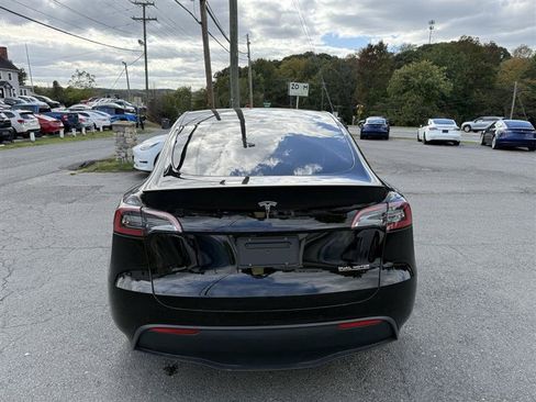 Used 2022 Tesla Model Y Performance AWD/4WD image 4