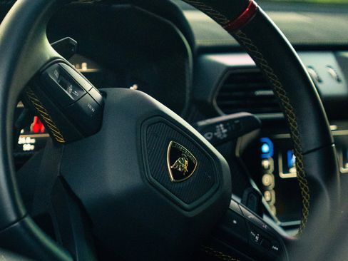 Used 2023 Lamborghini Urus Performante image 11