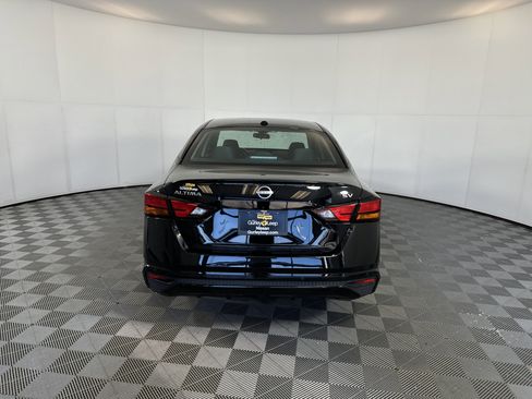 Used 2024 Nissan Altima 2.5 SV image 9