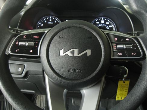 Certified 2023 Kia Forte LXS image 10