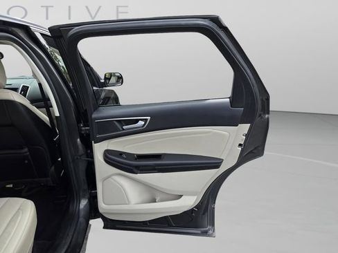 Used 2015 Ford Edge Titanium w/ Equipment Group 301A FWD image 29