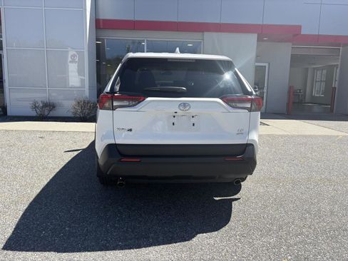Used 2023 Toyota RAV4 LE AWD/4WD image 6