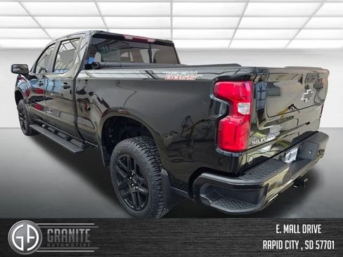 Used 2021 Chevrolet Silverado 1500 LT Trail Boss w/ Convenience Package II image 3