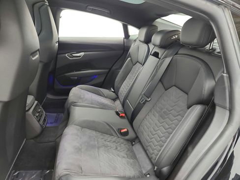 Used 2024 Audi e-tron GT Premium Plus image 15
