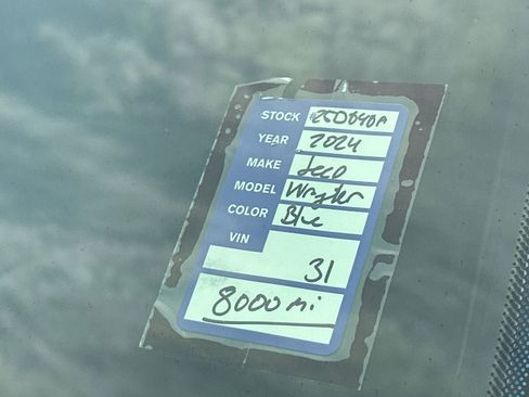 Used 2024 Jeep Wrangler Willys image 25