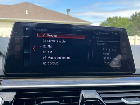 Used 2018 BMW 530i xDrive AWD/4WD image 38