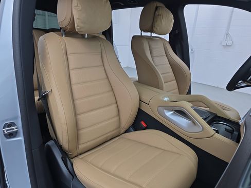 New 2026 Mercedes-Benz GLS 450 4MATIC image 10