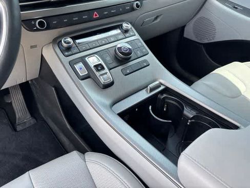 Used 2024 Hyundai Palisade SEL FWD image 16