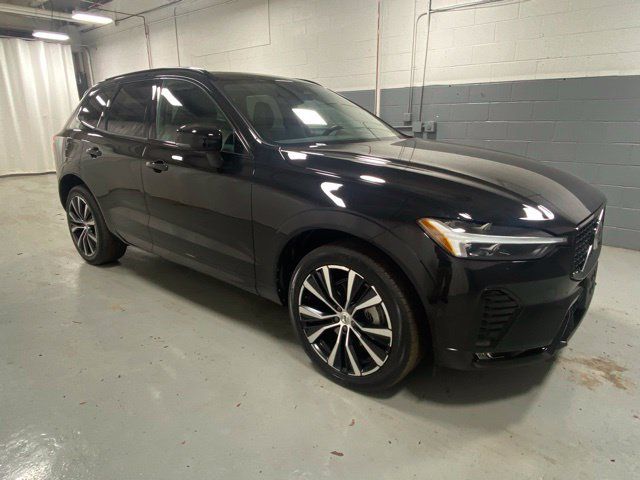 Certified 2023 Volvo XC60 B5 Plus AWD/4WD image 4