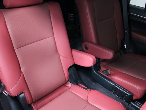 Used 2023 Lexus GX 460 Premium image 22