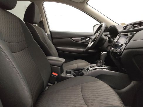 Used 2020 Nissan Rogue SV FWD image 21