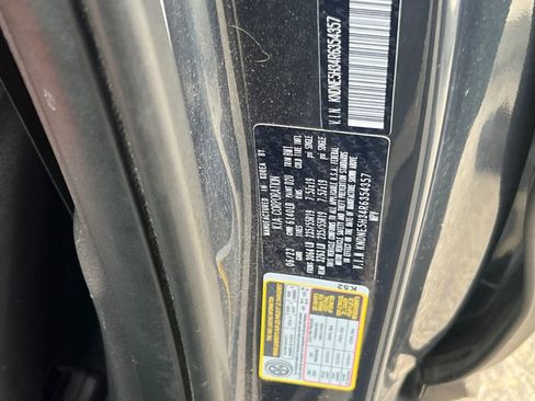 Used 2024 Kia Carnival SX FWD image 32