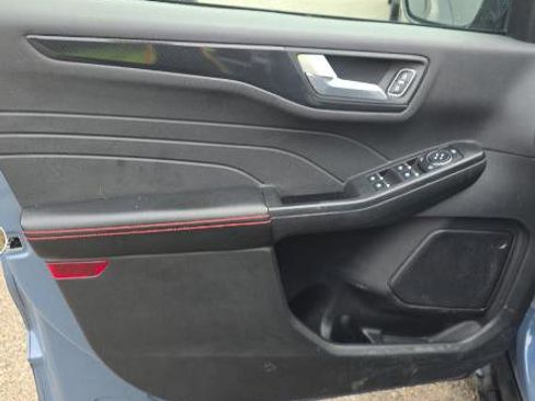 Used 2023 Ford Escape ST-Line Select image 5