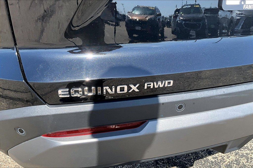 Used 2025 Chevrolet Equinox LT AWD/4WD image 27
