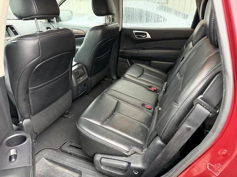 Used 2017 Nissan Pathfinder Platinum w/ Cargo Package image 5