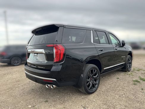 Used 2023 GMC Yukon Denali AWD/4WD image 3