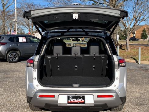 New 2025 Nissan Pathfinder SL image 5