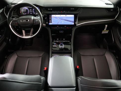 New 2026 Jeep Grand Cherokee L Limited AWD/4WD image 16