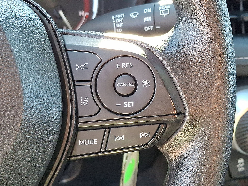 Used 2025 Toyota RAV4 LE AWD/4WD image 24