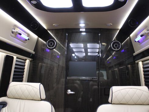 Used 2023 Mercedes-Benz Sprinter 3500 image 30