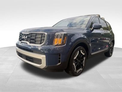 Used 2024 Kia Telluride S w/ S Sunroof Package