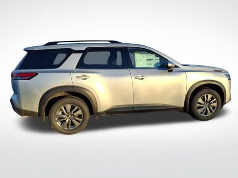 New 2025 Nissan Pathfinder SV image 8
