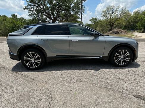 New 2025 Cadillac Lyriq Luxury RWD image 6