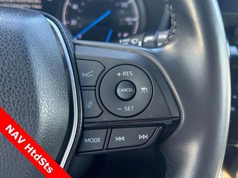 Used 2022 Toyota Venza XLE image 15