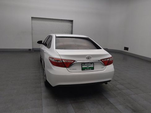 Used 2017 Toyota Camry LE FWD image 6