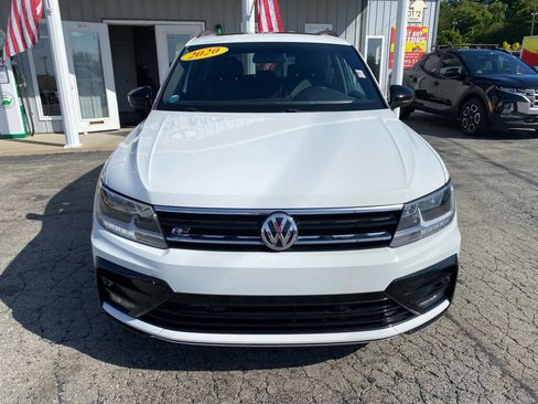 Used 2020 Volkswagen Tiguan SE R-Line image 11