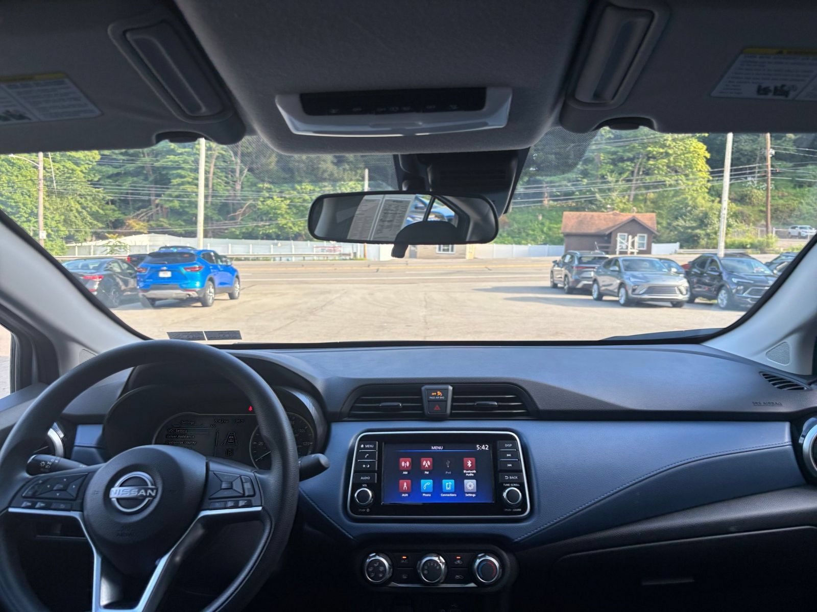 Used 2025 Nissan Versa SV FWD image 30