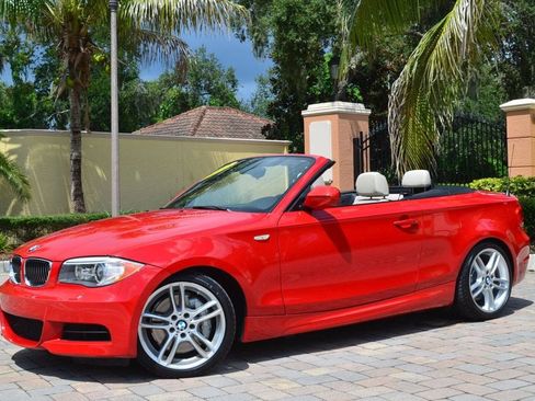 Used 2012 BMW 135i Convertible image 17