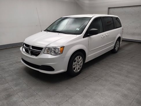 Used 2016 Dodge Grand Caravan SE w/ Quick Order Package 29E SE FWD image 2