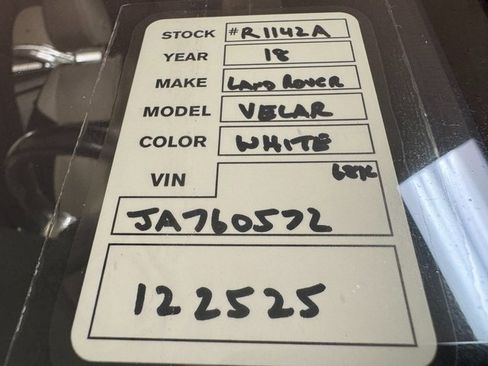 Used 2018 Land Rover Range Rover Velar R-Dynamic SE image 29