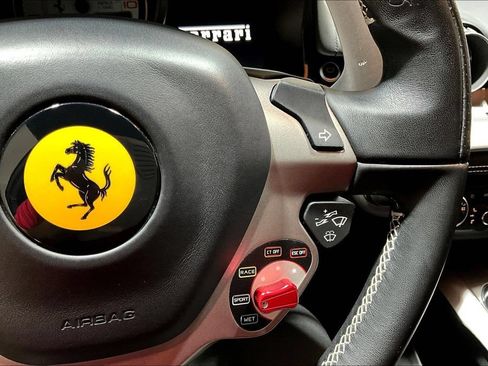 Used 2016 Ferrari F12 Berlinetta RWD image 11