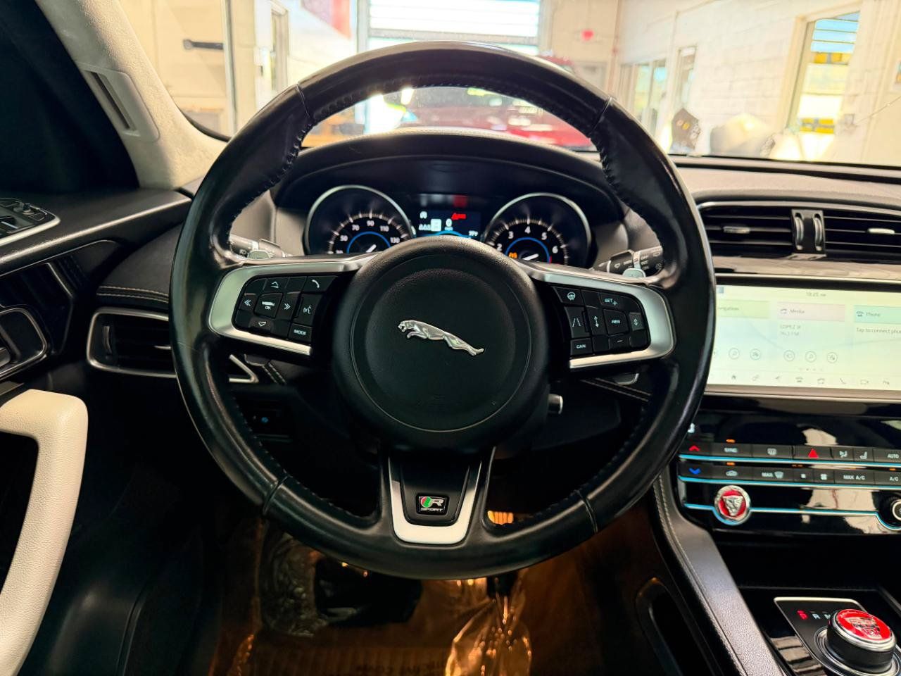 Used 2020 Jaguar F-PACE R-Sport AWD/4WD image 31