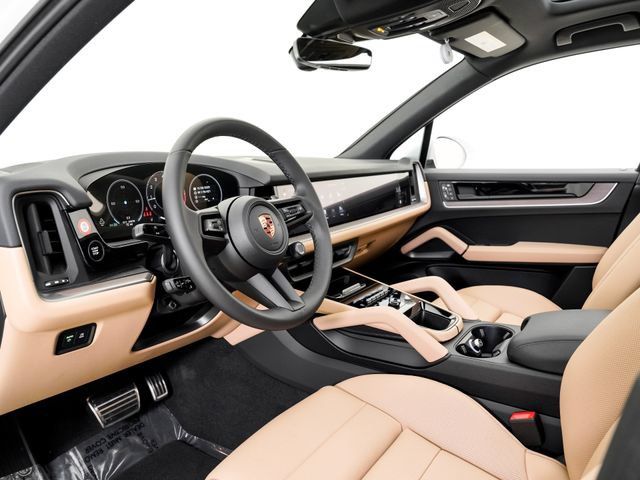 Certified 2026 Porsche Cayenne AWD/4WD image 4