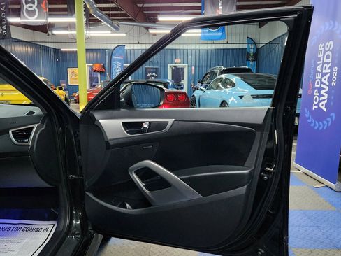 Used 2013 Hyundai Veloster RE:MIX Edition image 15